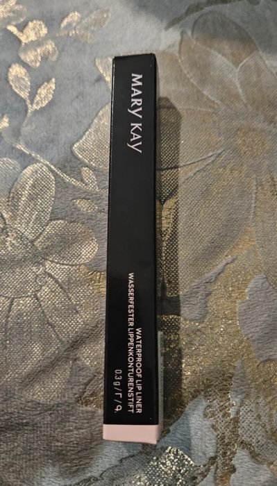Mary Kay Wodoodporna konturówka do ust