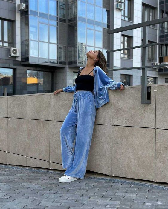 Костюм жіночий велюровий весняний/Костюм женский спортивный мод 1916