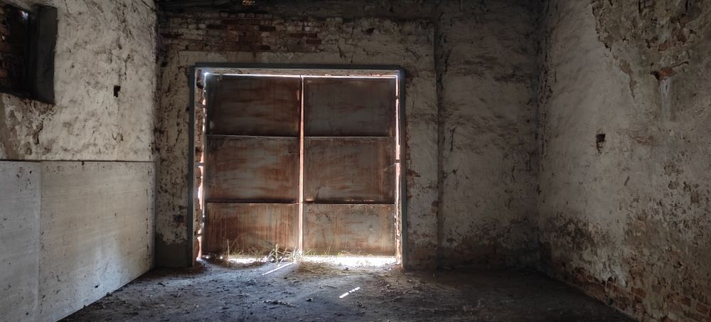 Продам окремі приміщення