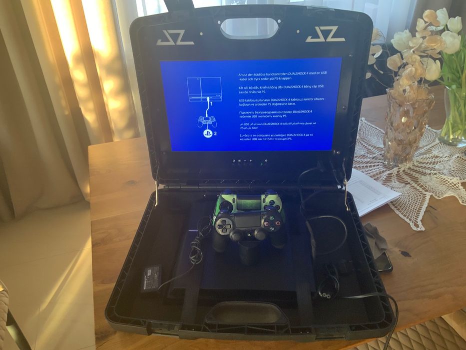 Przenośny monitor Jz Design Game Case + PS4+2 Pady z ładowarką