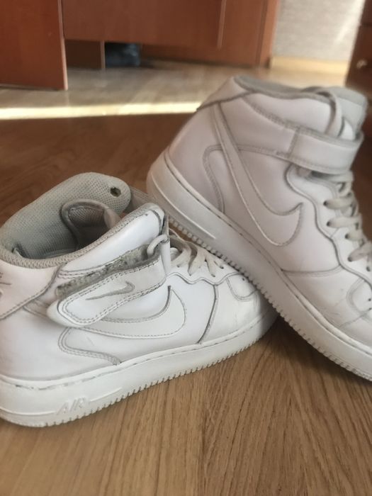 Nike AIR FORCE 1 Mid