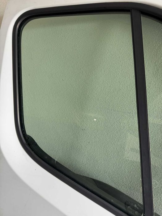 Vidro porta frente direita Renault Master III 2.3 dci - 43R001583