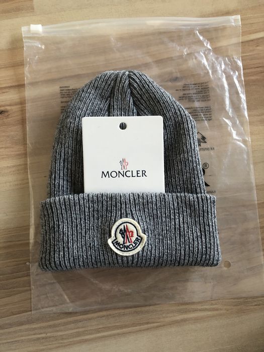 Gorro moncler cinzento