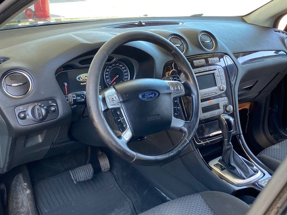 Продам Ford Mondeo 2010 год 2.0 турбодизель автомат  6 ступенчатый