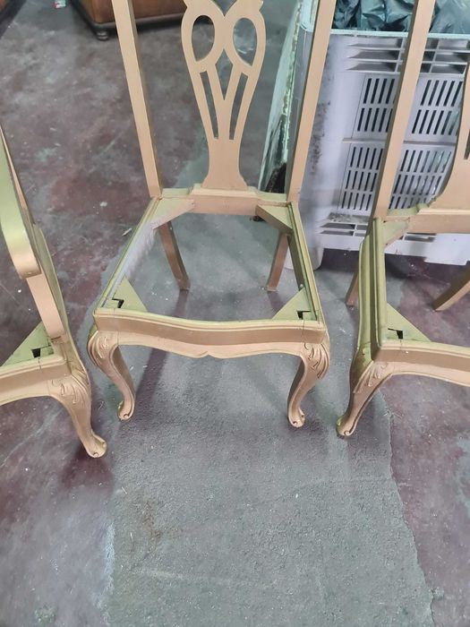 2 Cadeiras + 2 Cadeirões em Madeira Dourada
