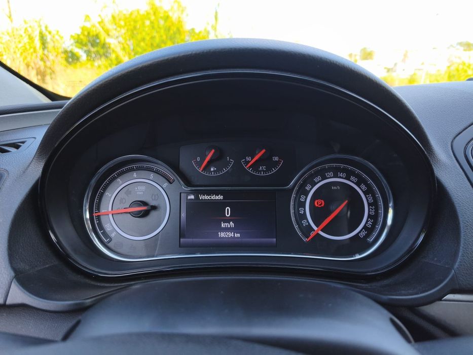 Opel Insignia Sports Tourer — fotografia 9