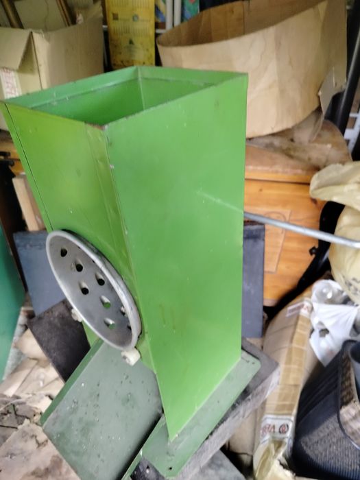 Ręczna Krajalnica do buraków i tp.