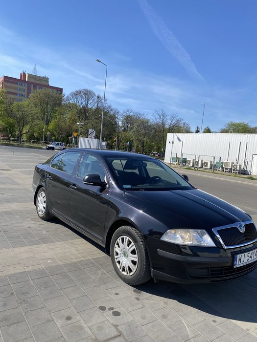 Skodę Octavię z 2012 roku, silnik 1.6 benzyna + gaz.