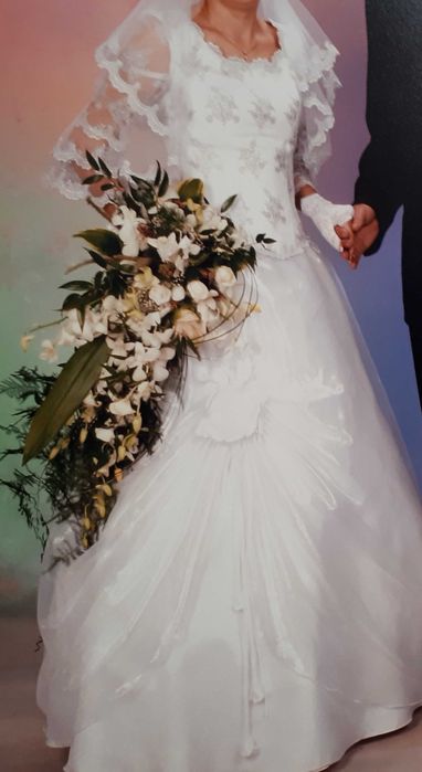 Suknia ślubna + rękawiczki + welon