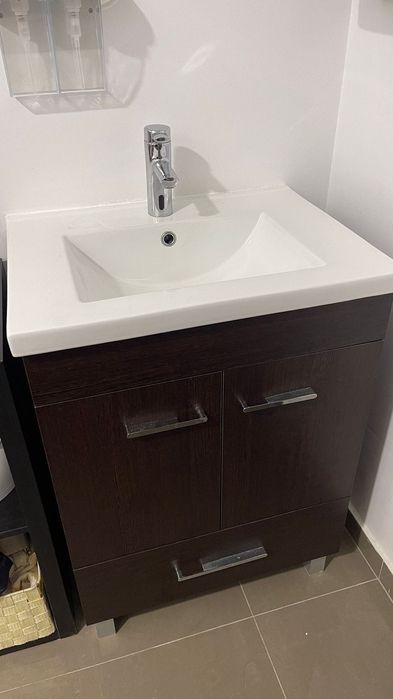 Lavatório com arrumação