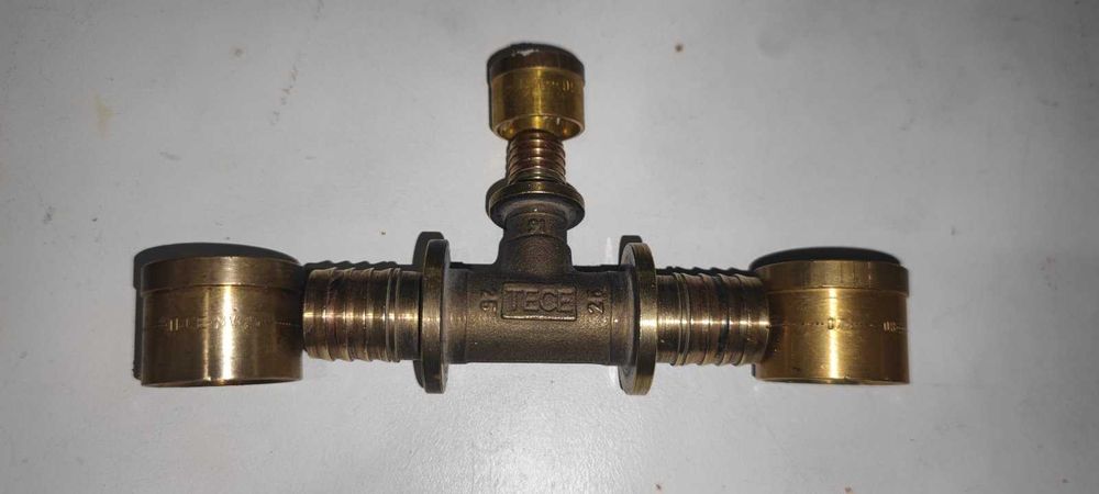 Фітинг TECEFlex Б\У. Трійник латунний редукційний  + 3-ри гільзи