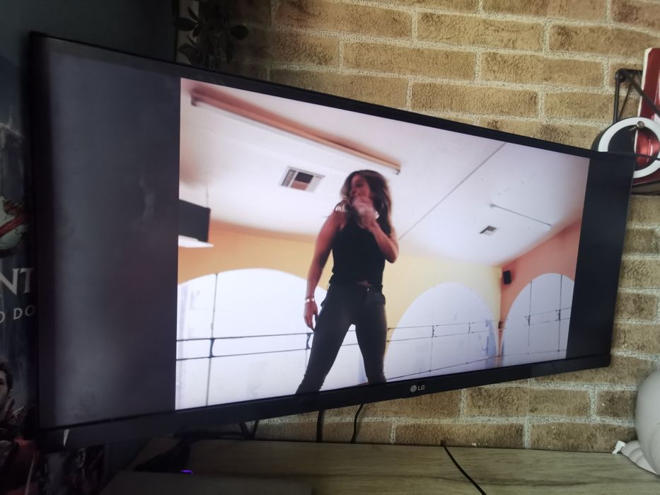 Monitor LG de 30 polegadas