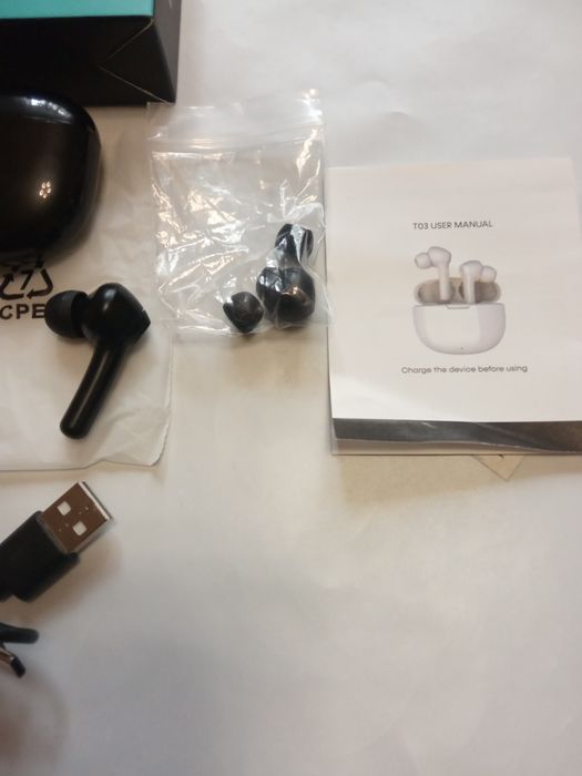 Наушники беспроводные вакуумные.