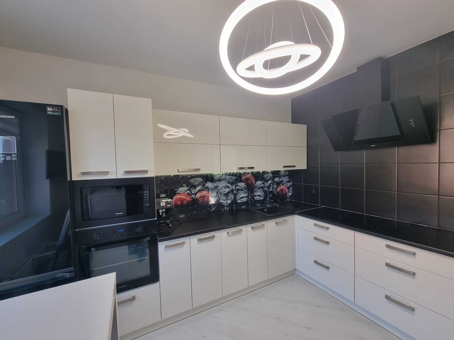 3-кімнатан квартира з ремонтом біля Центрального Парку