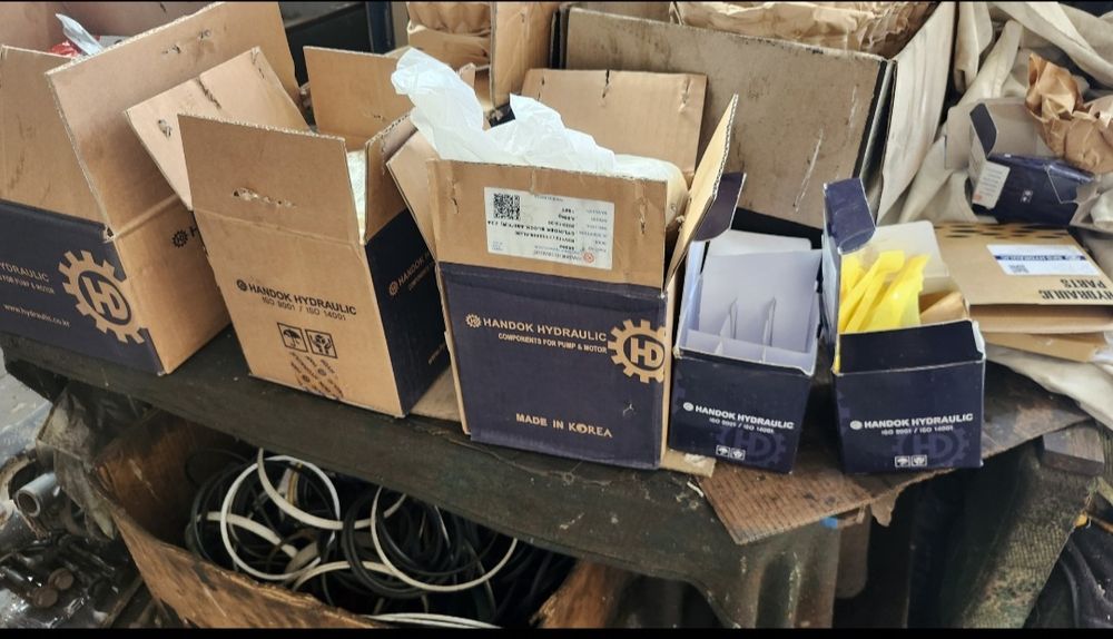 Продам Экскаватор гусеничный Хундай 250Lc 2008г.в.