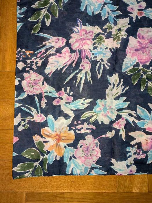 Tatuum - szal w kwiaty