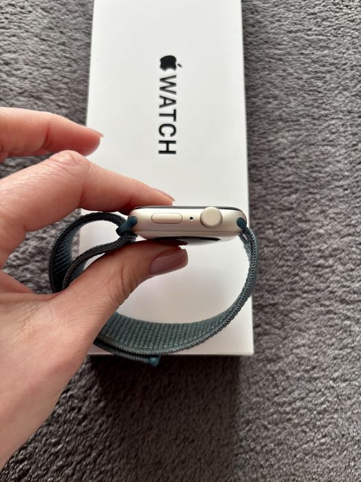 Годинник Apple Watch SE Starlight  Green Sport Loop MXEW3