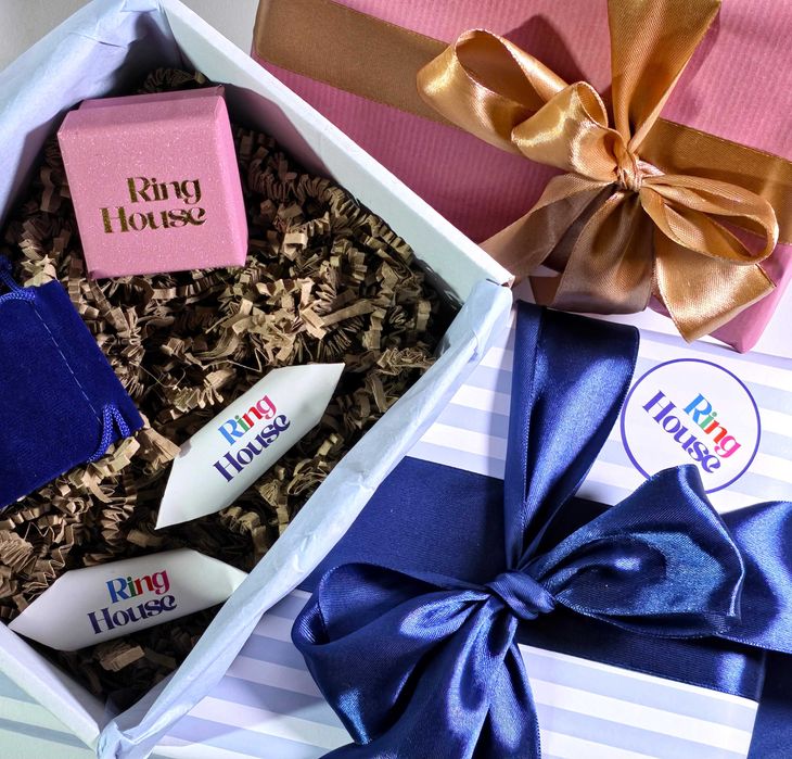 Pierścionek srebrny z naturalnym oliwinem