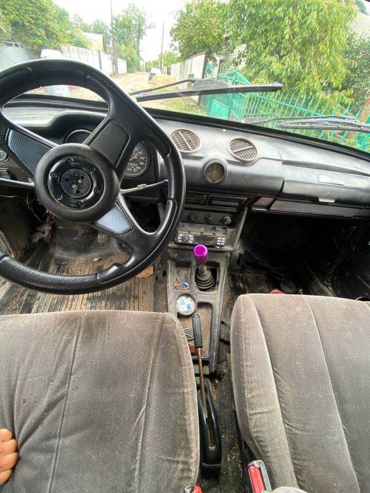 Автомобіль ВАЗ 2106