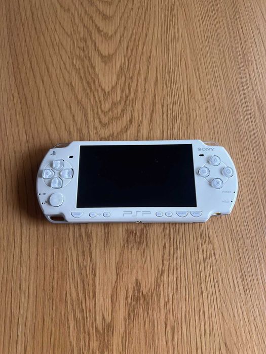 Sony PlayStation Portable 2000 Branca com 100+ Jogos