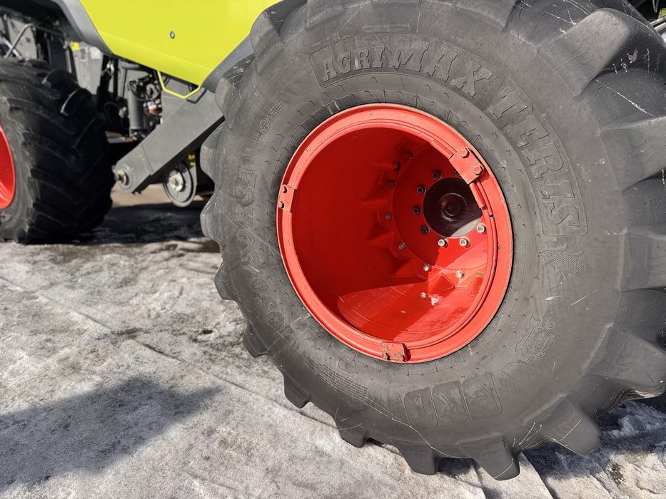 Продам зернозбиральний комбайн Claas Lexion 770