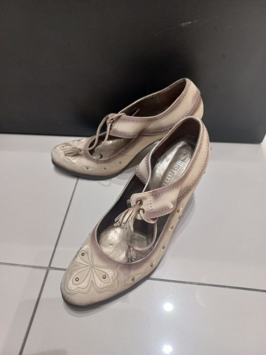 Sprzedam buty że skóry  roz.39