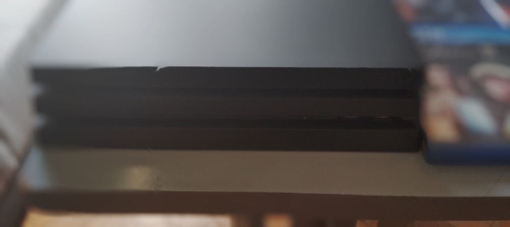 Sprzedam konsole Ps 4 Pro