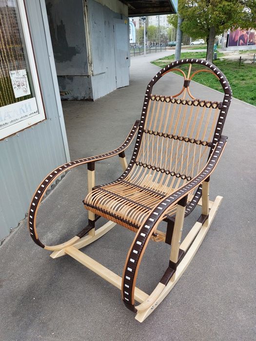 Кресло качалка из ротанга