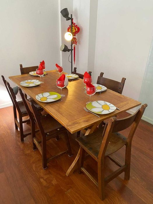 Conjunto de Sala de Jantar | Mesa em Madeira + 6 Cadeiras
