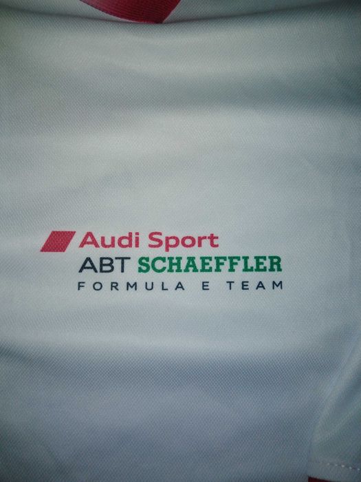Audi Sport. Polo homem oficial