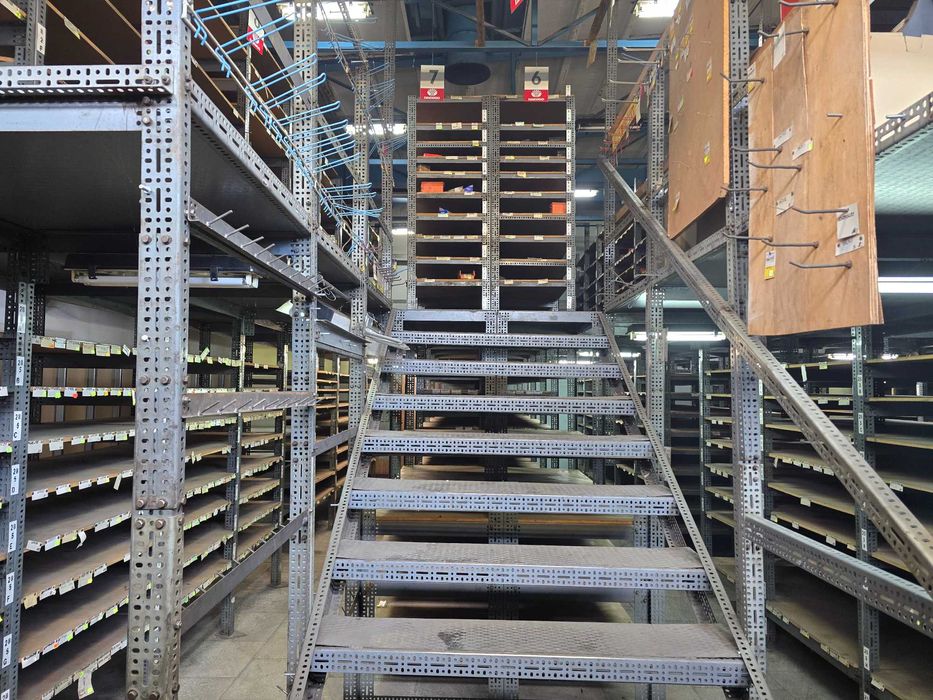 Hala magazyn warsztat z socjalem i parkingiem