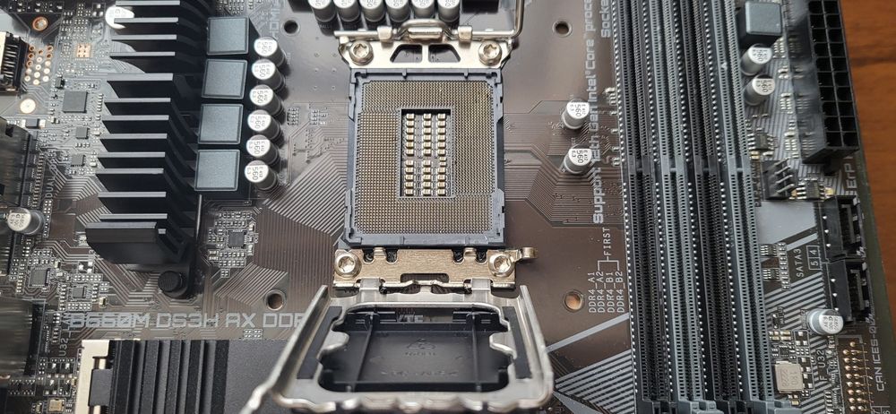 Материнська плата Gigabyte B660m DS3H AX DDR4 s1700