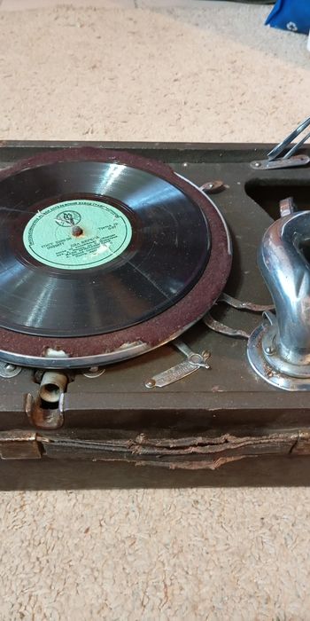 Патефон. Завод им. Молотова