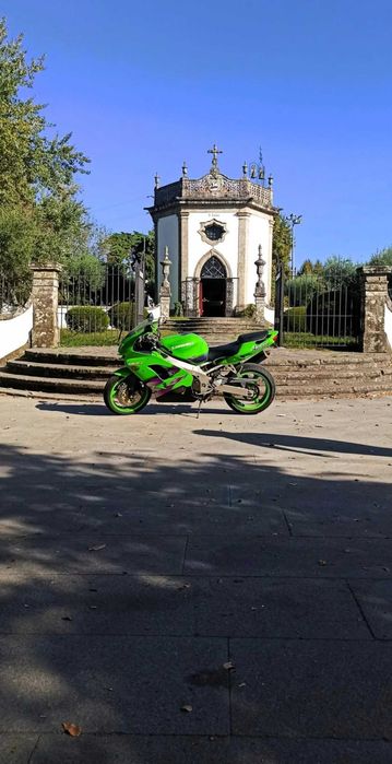 Kawasaki Ninja ZX9R