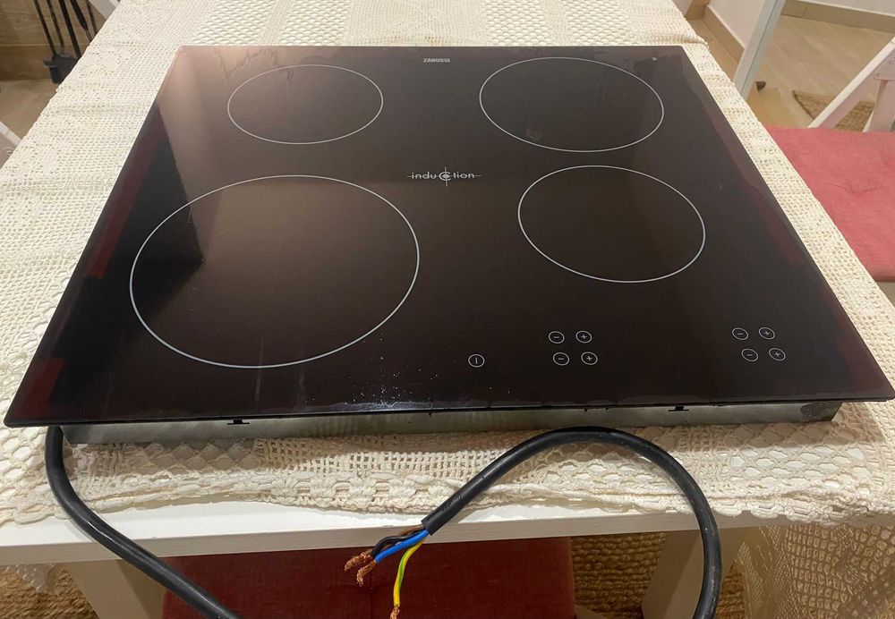 Placa Indução Zanussi 60cm 4 zonas (Modelo ZIE6004F)