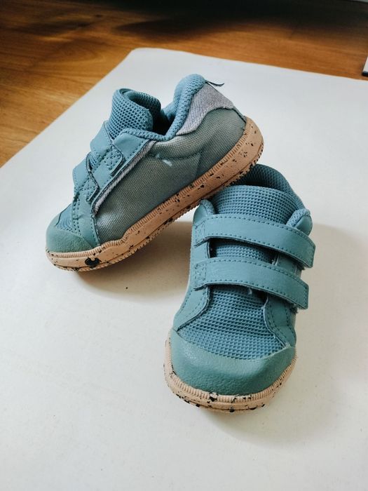 Ténis sapatilhas Decathlon tamanho 23