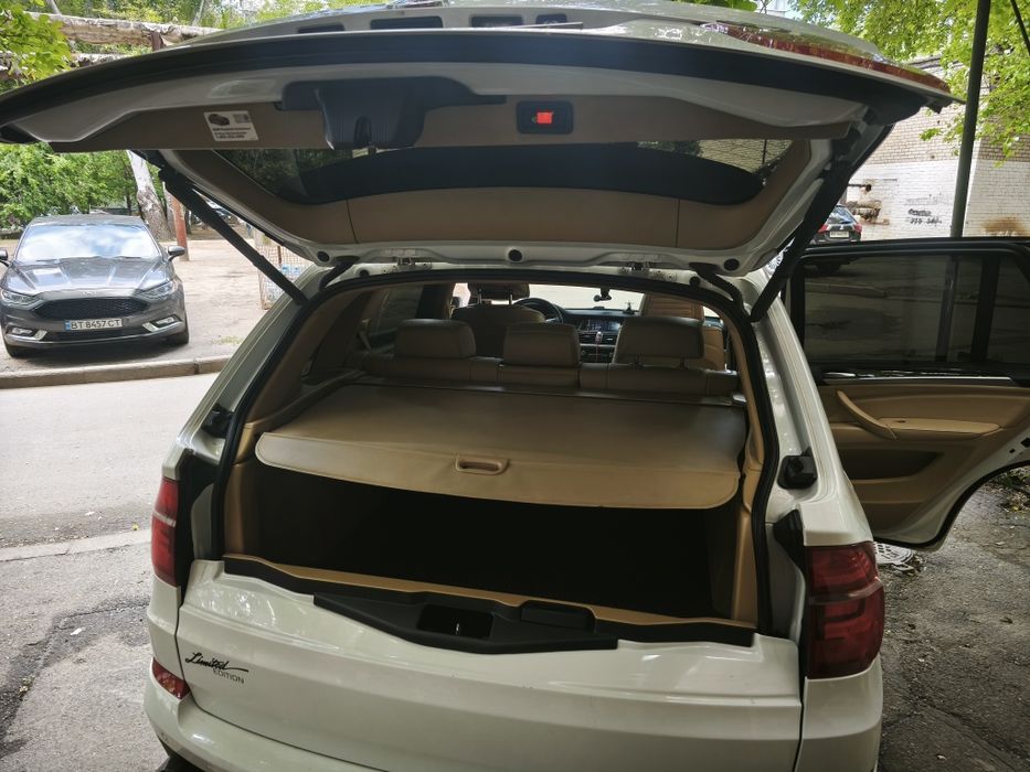 Подам BMW X5 E70