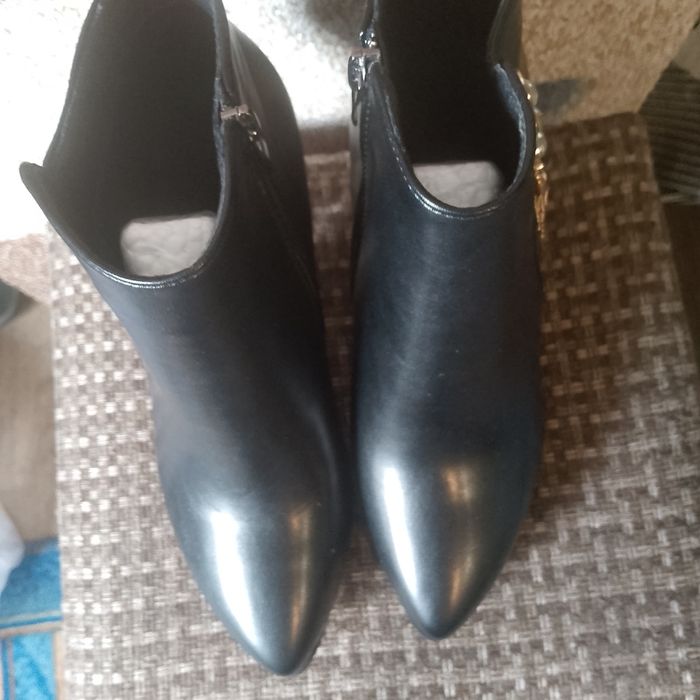 Продам взуття...