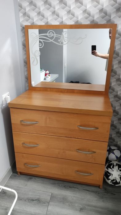 Продам комод з дзеркалом