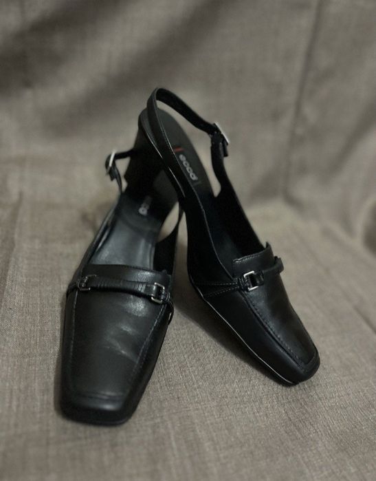 Туфли  ecco черные 40