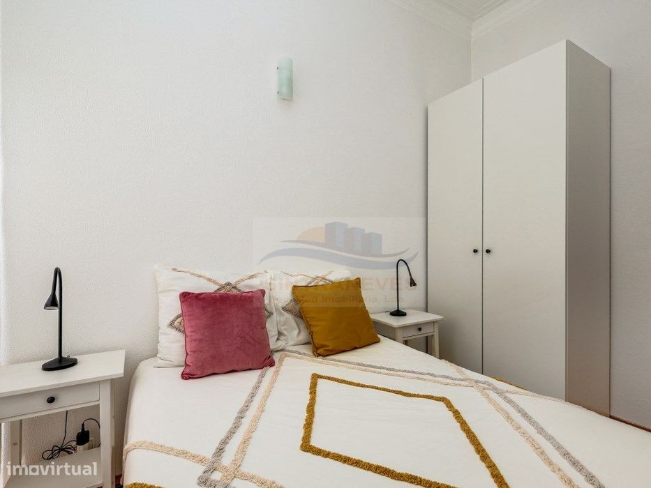 Elegância, Luz Natural e Conforto - T2 Pronto a Habitar na Penha de...