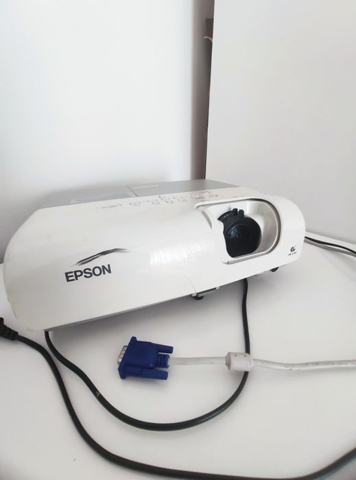 Projektor rzutnik bardzo mocny jasny profesjonalny EPSON LCD EMP-X5