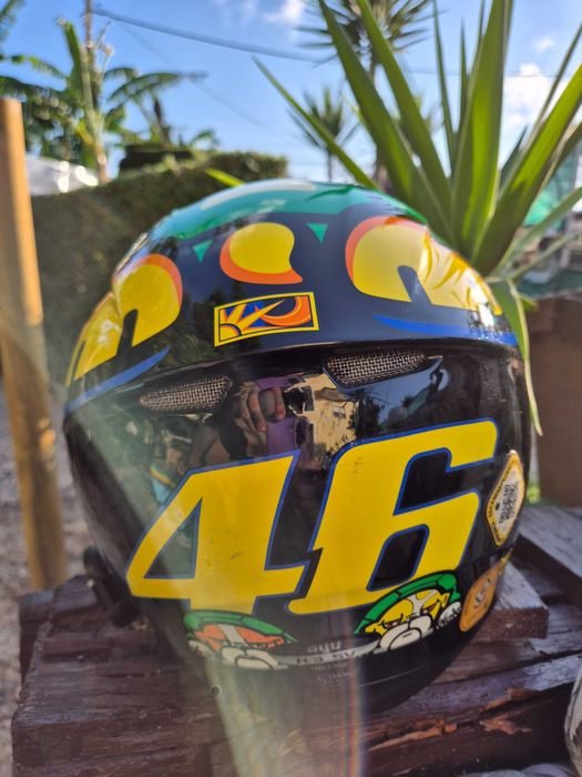 Capacete AGV K-3 SV com o design gráfico Rossi Tartaruga