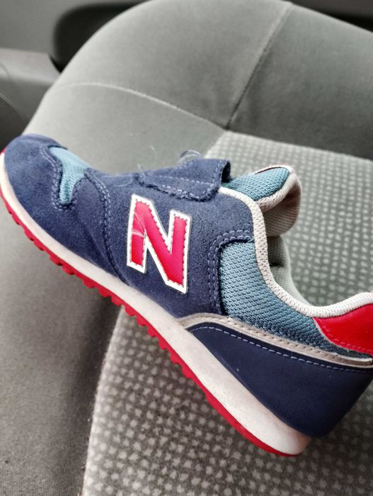 New Balance 373.