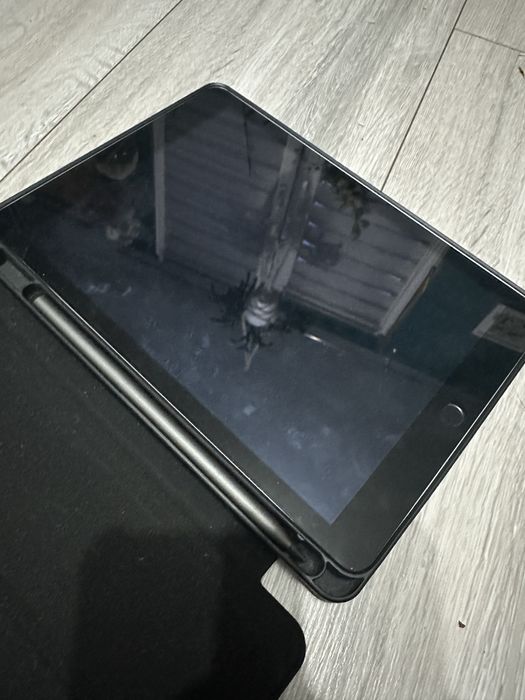 Ipad 5 gen szary