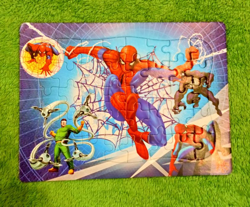 Пазл Spider Man 40 шт. + подарунок