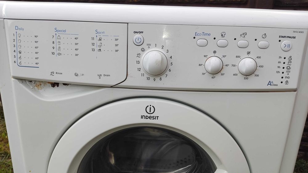 Стиральная машинка Indesit IWSC 4085 на запчасти
