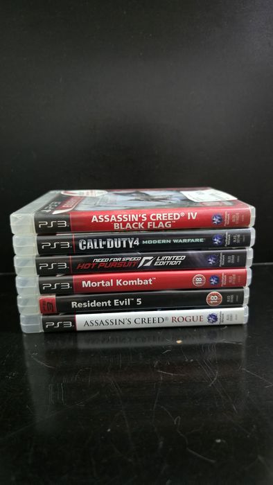 Vendo PS3 c/2 comandos + 6 jogos