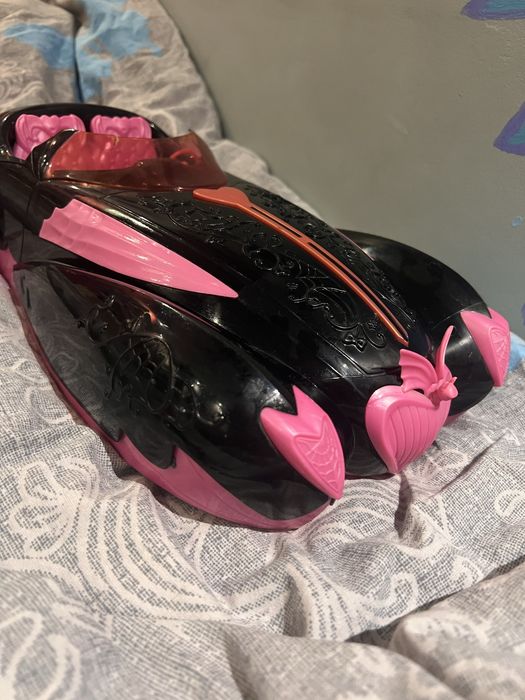 Monster High Draculaura Sweet 1600 z samochodem