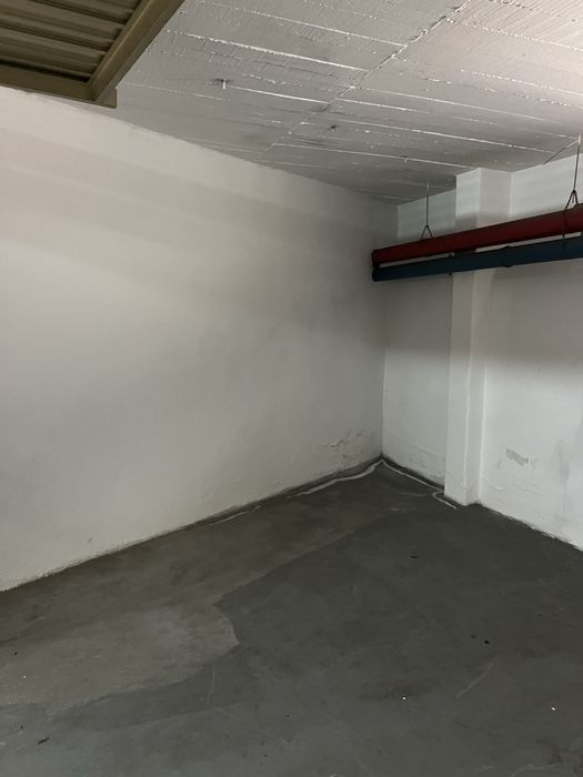 Garagem  para arrendar no Rio de Mouro